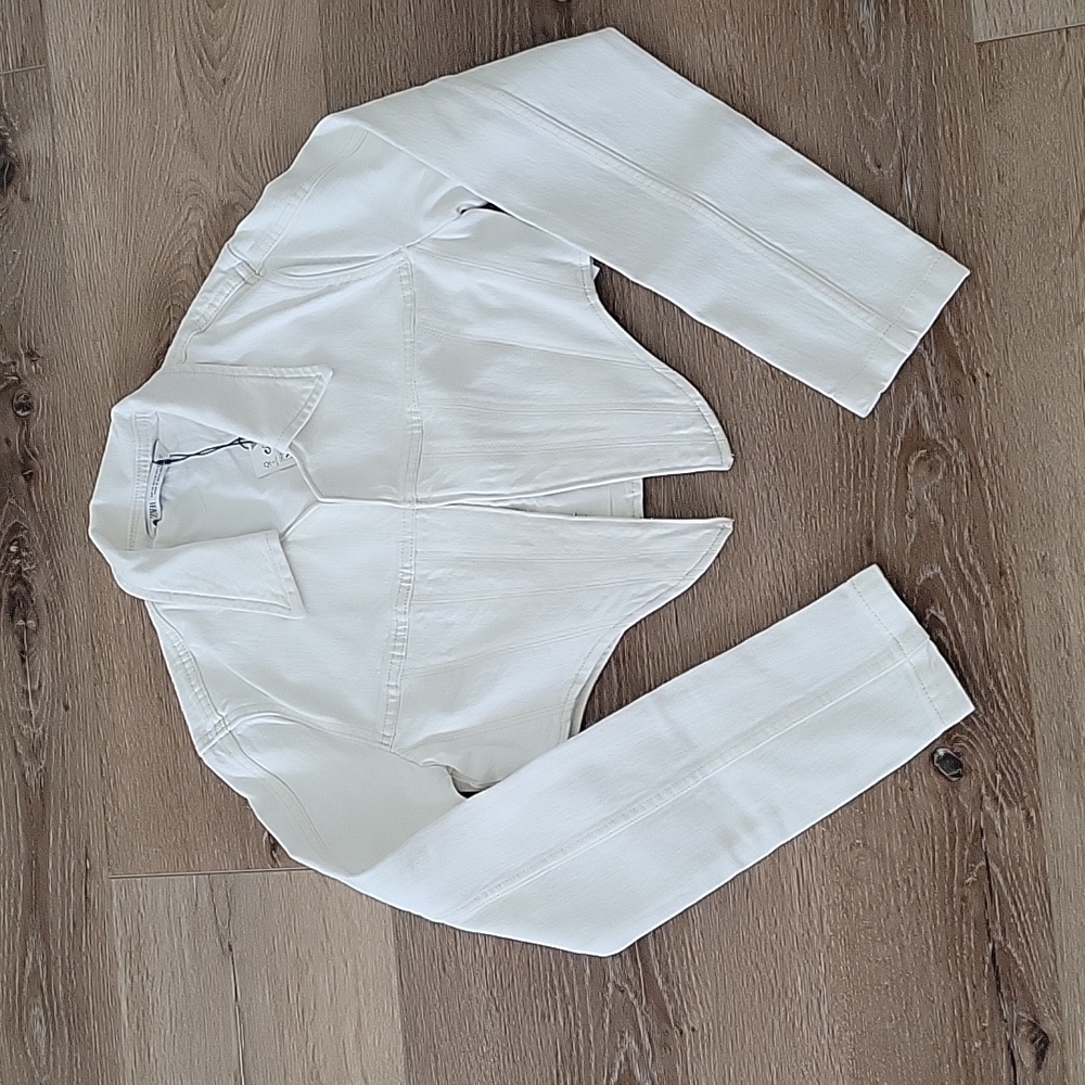 Cropped white denim jacket
